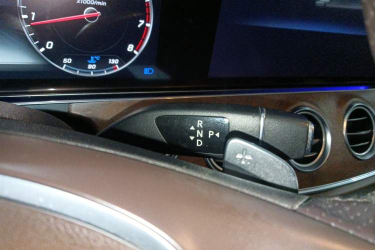 Used Mercedes-Benz E-Class 2018 Facelift E 300 L Luxury Edition