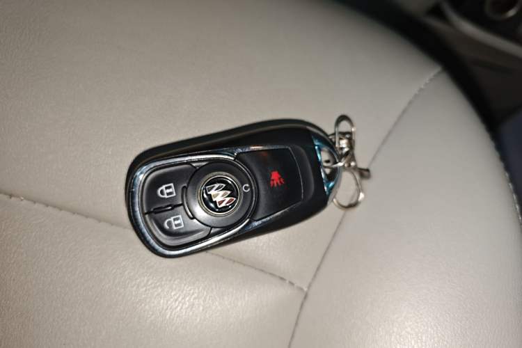 Used Buick GL8 2023 Land Executive Class Comfort Model
