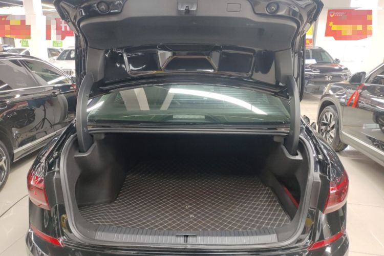 Used Volkswagen Passat 2022 330TSI Starry Luxury Edition – Exclusive Special Edition
