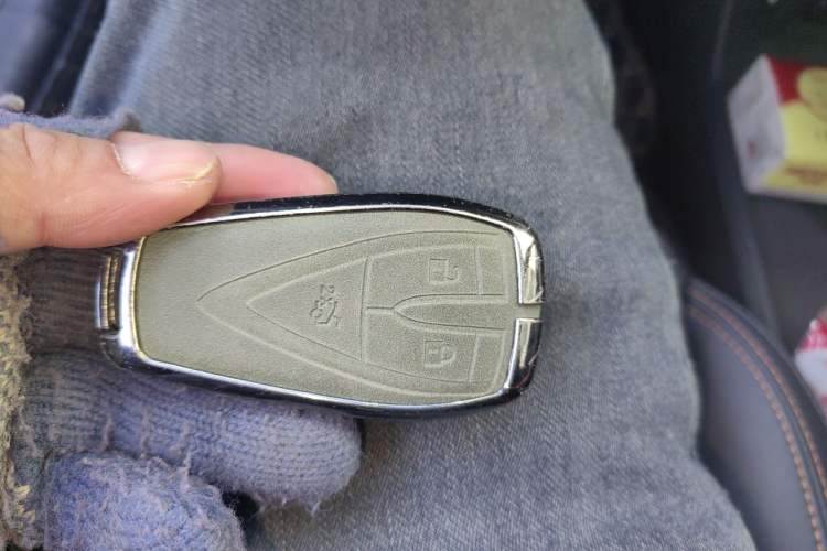 Used Changan UNI-V iDD 2023 ZhiDian iDD 1.5T 113km Smart & Fun Version