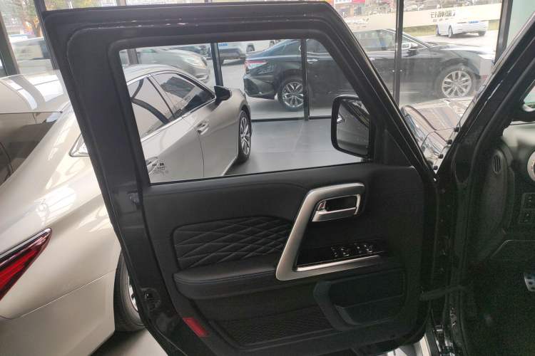 Used Beijing Auto BJ40 2020 2.0T Automatic Four-Wheel Drive Urban Hunter Edition Chivalrous Type
