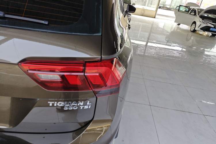 Used Volkswagen Tiguan L 2018 330TSI Automatic Two-Wheel Drive Luxury Edition
