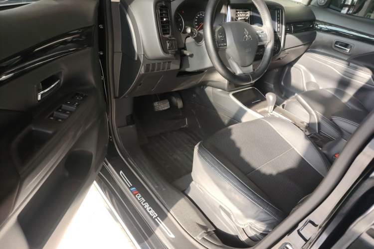 Used Mitsubishi Outlander 2021 2.0L Two-Wheel Drive Comfort Edition 5 Seats
