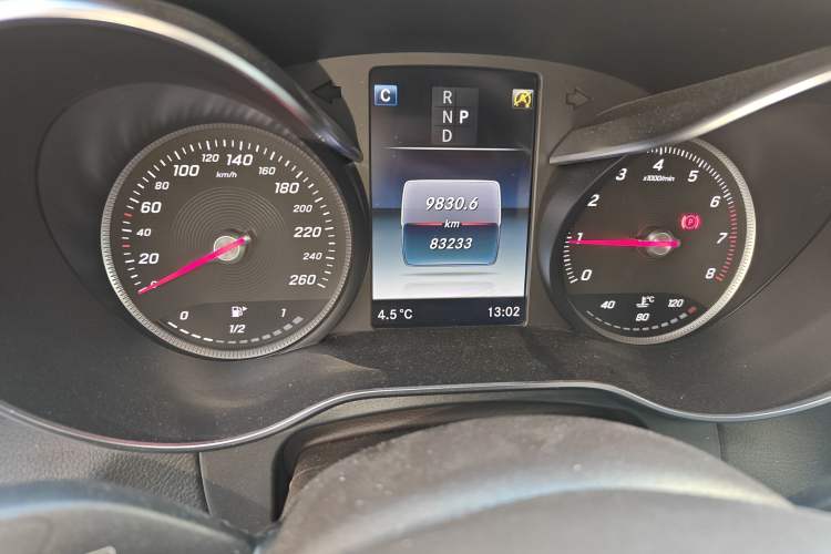 Used Mercedes-Benz GLC 2018 GLC 260 4MATIC Luxury Model
