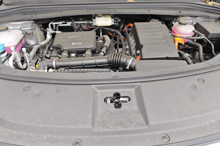 Used BYD Song L DM-i 2025 Intelligent Driving Version 160 km Beyond-Range Type
