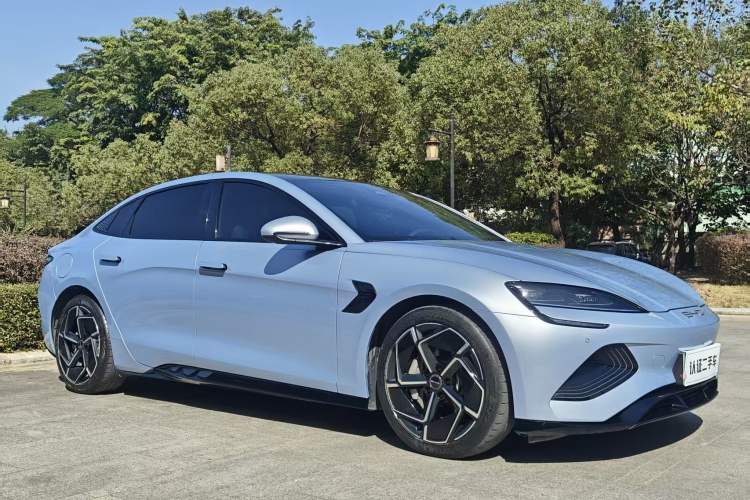 Used BYD Seal 2022 700 km Long-Range Rear-Wheel-Drive Version