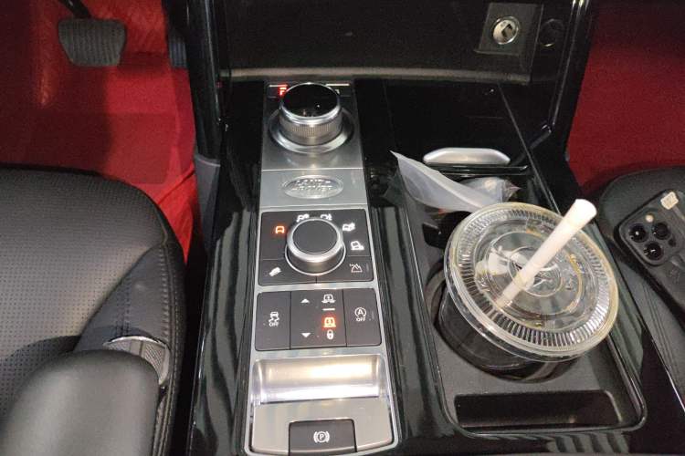 Used Land Rover Discovery 2020 3.0 SC V6 SE
