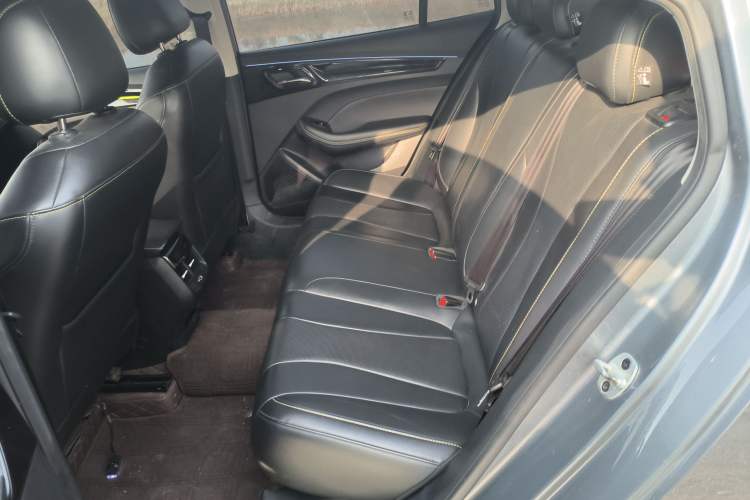 Used Roewe i5 2021 1.5L CVT Diamond Edition
