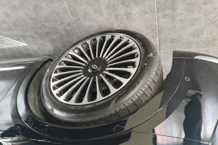 Used Hima AITO M9 2025 Extended-Range Ultra Version 52 kWh 6-Seater
