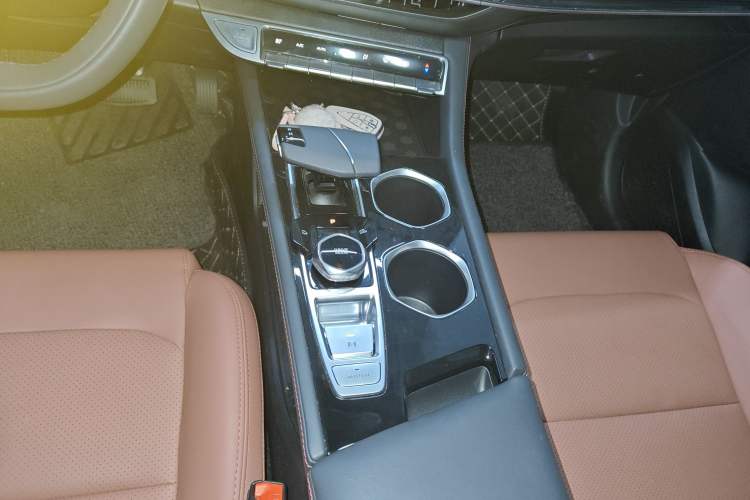 Used Changan Eado 2025 PLUS 1.4T Dual-Clutch High-Energy Version
