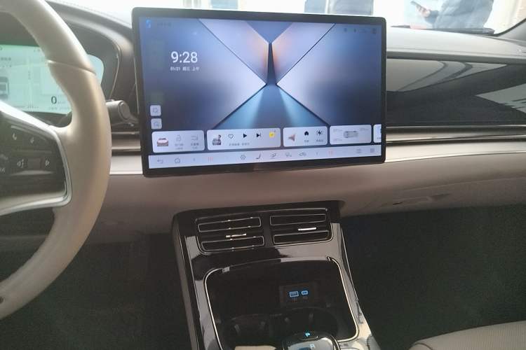 Used BYD Han 2024 EV Glory Edition 605KM Front-Wheel-Drive Premium Model
