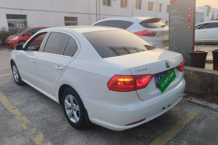 Used Volkswagen Lavida 2013 Revised Classic 1.6L Automatic Fashion Edition
