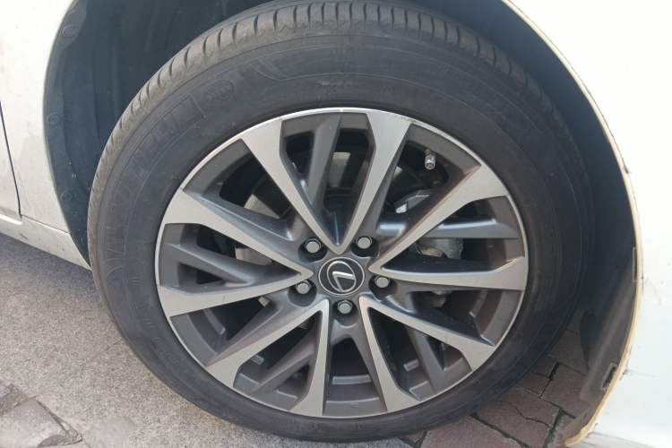 Used Lexus ES 2023 200 Excellence Edition
