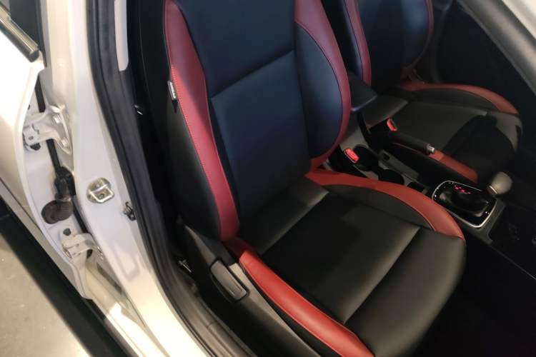 Used Kia KX Cross 2017 1.4L AT GLS
