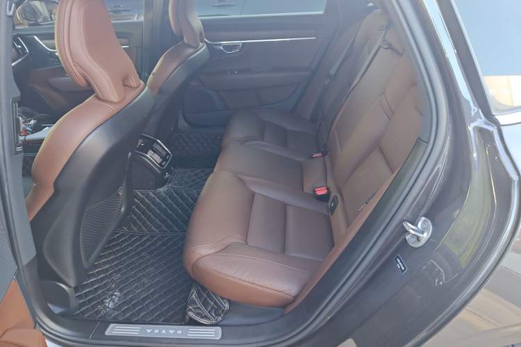 Used Volvo S90 2023 B5 Zhiyuan Luxury Edition
