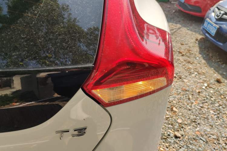 Used Volvo V40 2019 T3 Zhiyi Edition
