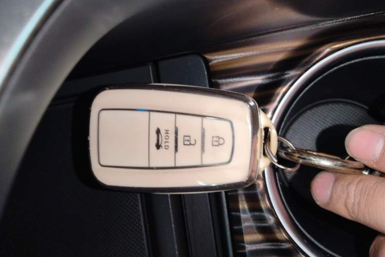 Used Toyota Camry 2019 Revised Version 2.0G Luxury Edition
