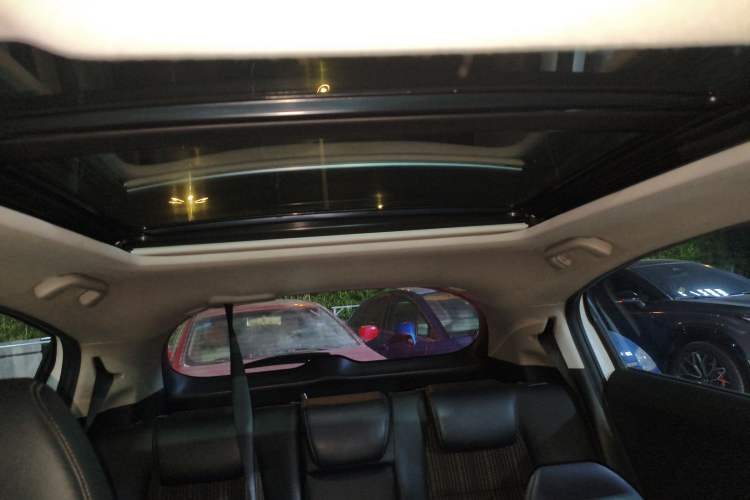 Used Honda Vezel 2017 1.8L CVT Front-Wheel Drive Pioneer Edition