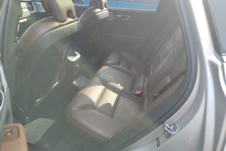 Used Volvo XC60 New Energy 2019 T8 e-Drive Hybrid Prestige Luxury Edition China VI Standard
