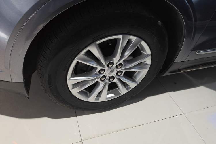 Used Cadillac XT5 2018 25T Luxury Model
