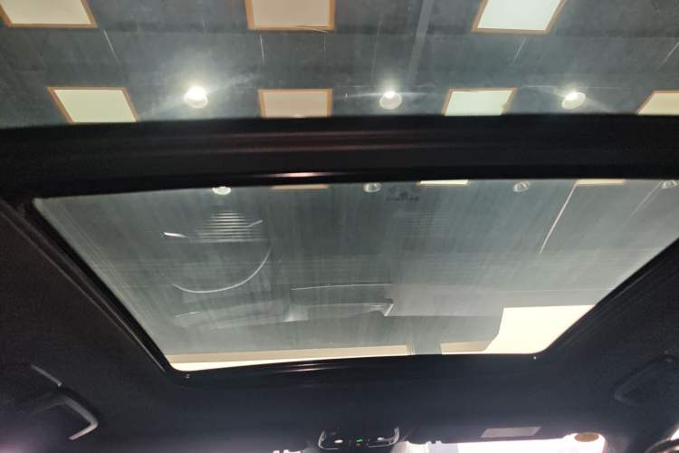 Used Lynk & Co 08 EM-P 2023 220 km Limited-Time Edition
