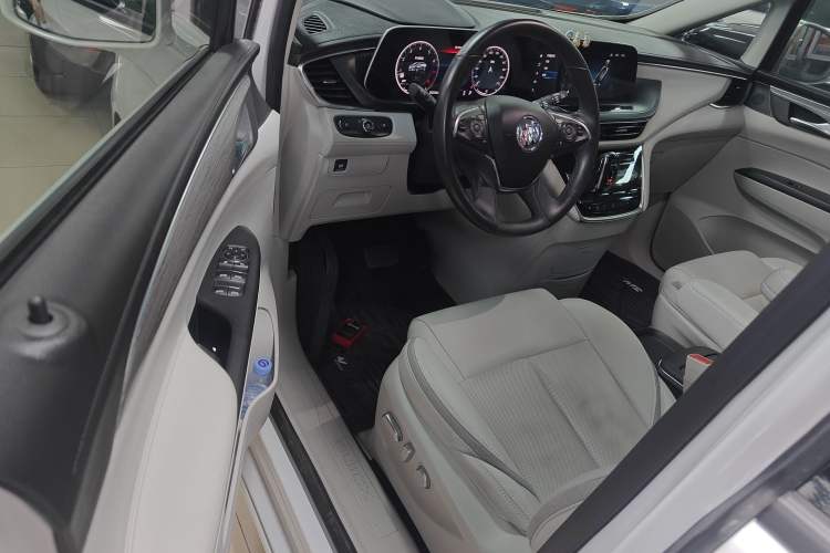 Used Buick GL8 2023 ES Lu Zun Deluxe and Yue Edition
