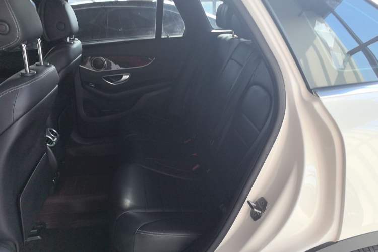 Used Mercedes-Benz GLC 2019 Facelift GLC 260 L 4MATIC Luxury Model
