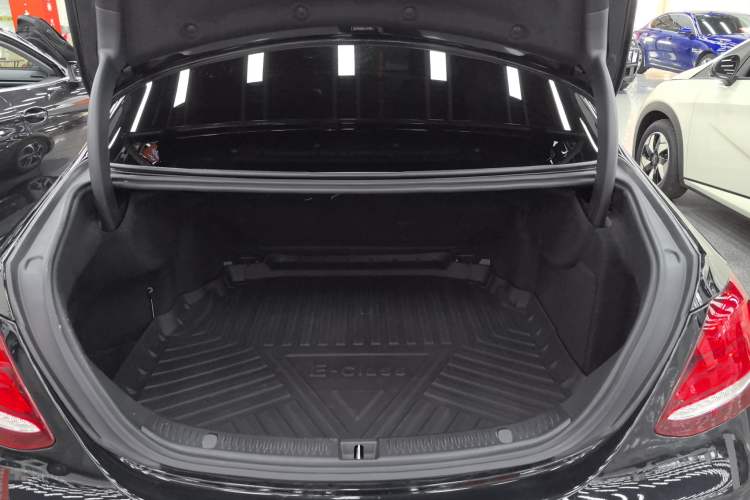 Used Mercedes-Benz E-Class 2018 Restyled E 300 L Sport Luxury Edition
