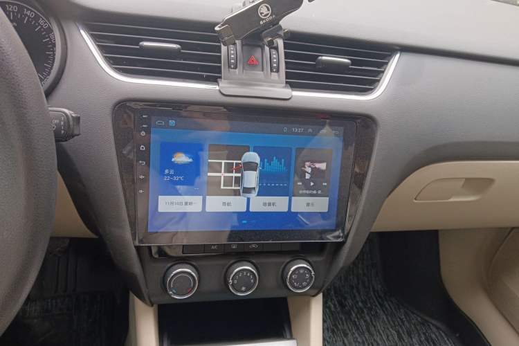 Used Skoda Octavia 2015 1.6L Manual Yijie Edition