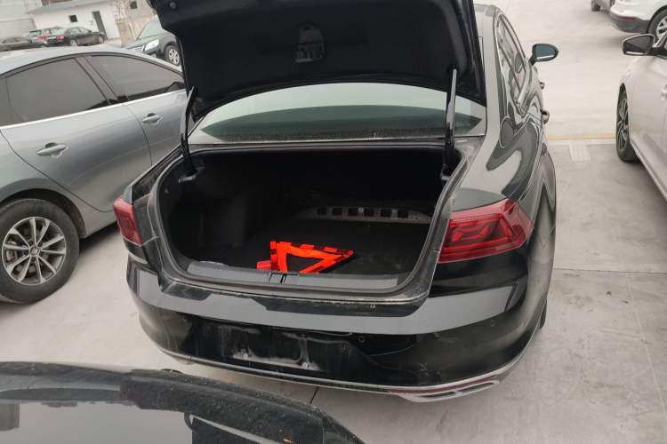 Used Volkswagen Magotan 2025 Zhongxiang Version 280TSI DSG Comfort Edition