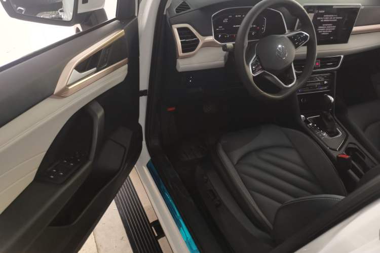 Used Volkswagen Tharu 2023 300TSI Two-Wheel-Drive Full Moon Edition
