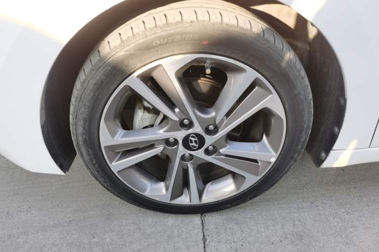 Used Hyundai Elantra 2018 1.6L Automatic 15th Anniversary Special Edition
