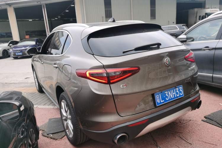 Used Alfa Romeo Stelvio 2017 2.0T 280HP Luxury Edition