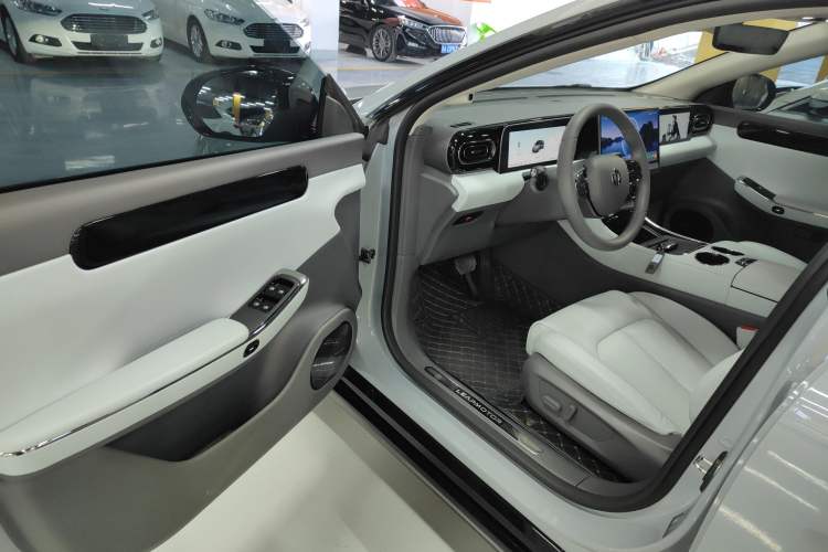 Used Leapmotor C01 2024 Range-Extended 216 Luxury Edition
