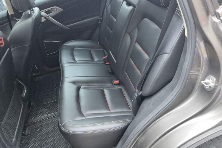 Used Geely Auto Emgrand X7 Sport 2018 1.8TD Automatic Two-Wheel Drive Smart Connect 4G Internet Edition
