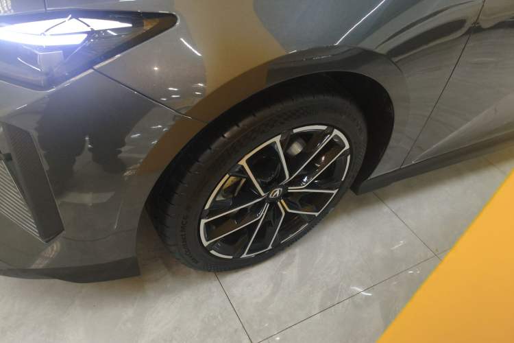 Used Changan UNI-V iDD 2024 Blue Whale Smart Electric iDD 136km Luxury Model
