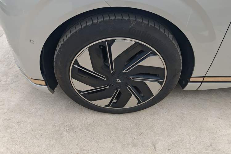 Used  eπ008 2024 210Max Range-Extended Version 6 Seats