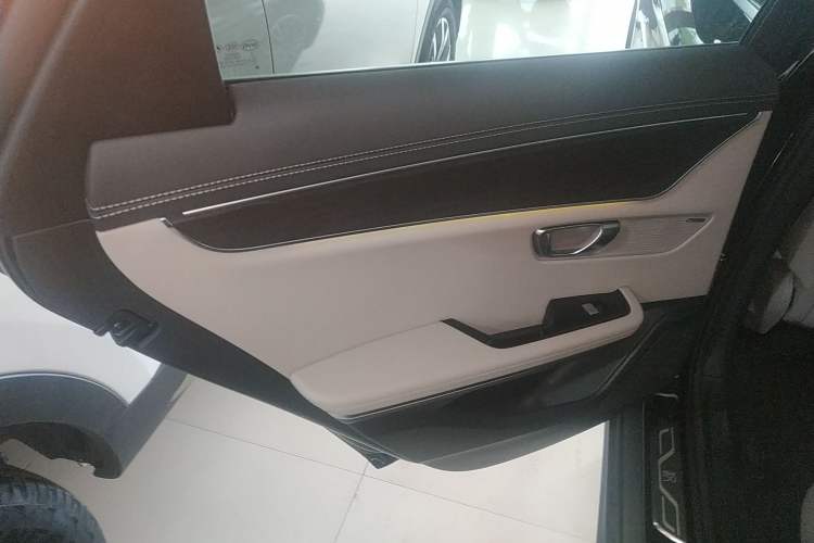 Used BYD Han 2025 DM-i Intelligent Driving Edition 125KM LiDAR Flagship Model