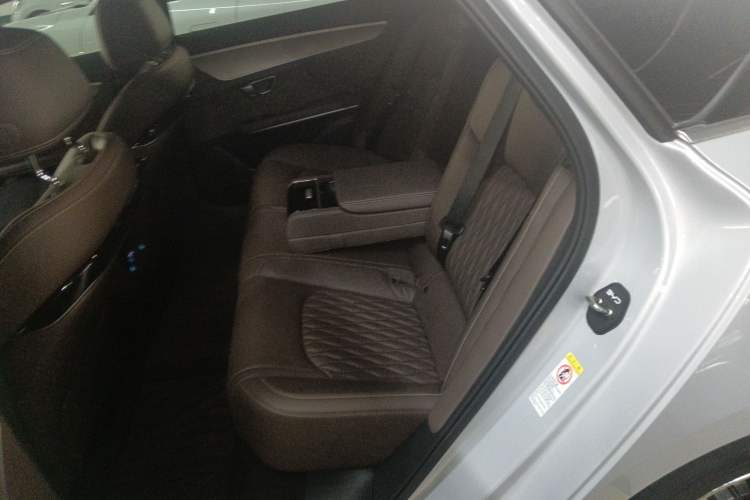 Used BYD Han 2024 EV Glory Edition 506KM Front-Wheel-Drive Premium Model
