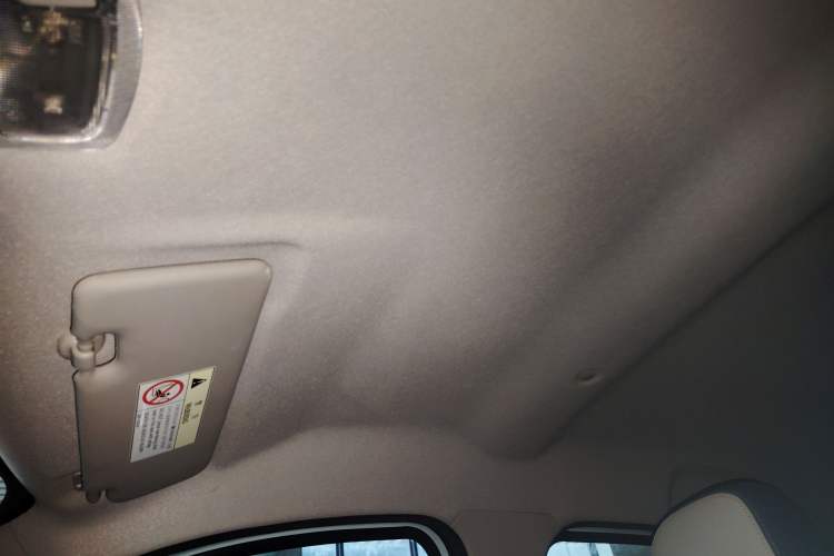 Used Dongfeng NAMMI BOX 2022 Revised Light Wind Edition 201 km Standard Version
