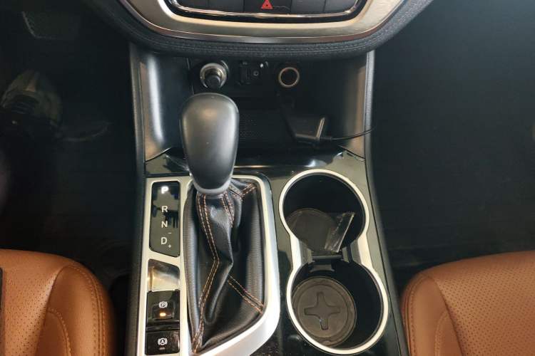 Used Changan CS95 2017 2.0T Two-Wheel Drive Zhiyuan Edition