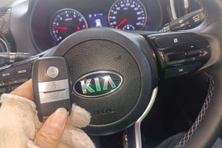 Used Kia kx1 Stonic 2019 1.4L Automatic Fun Edition China VI