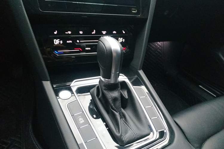 Used Volkswagen Magotan 2020 330TSI DSG Leading Model
