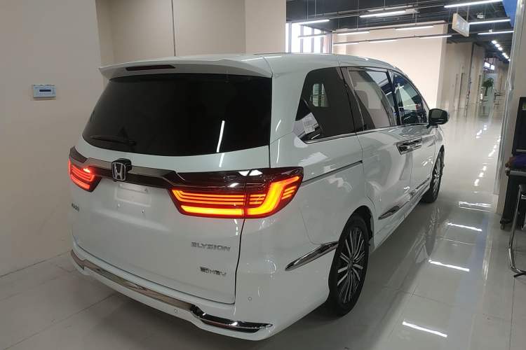 Used Honda Elysion 2022 2.0L eHEV Luxury Edition