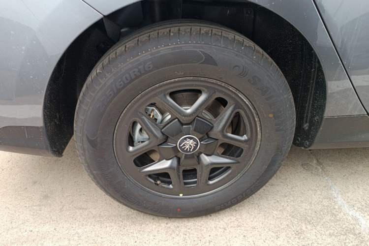 Used BYD Qin PLUS 2025 DM-i Smart Drive 55KM Leading Model
