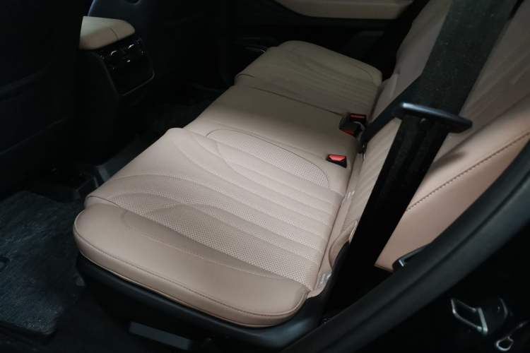 Used Chery Tiggo 8 L 2024 2.0T Two-Wheel-Drive Luxury Version 7 Seats