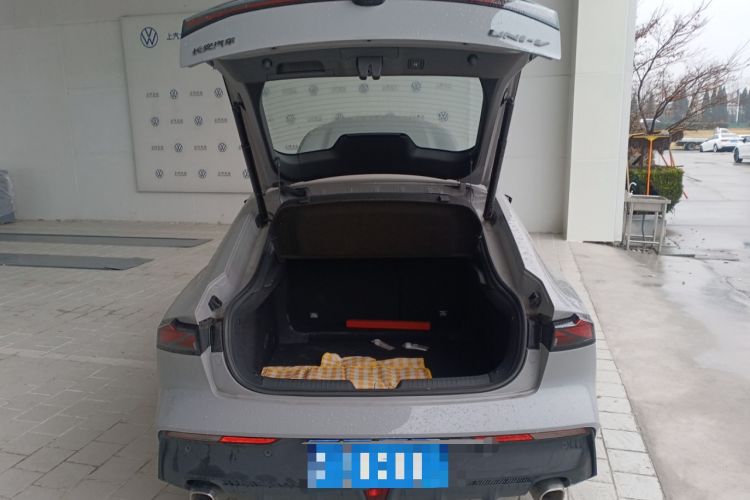 Used Changan UNI-V 2023 1.5T Prestige Model
