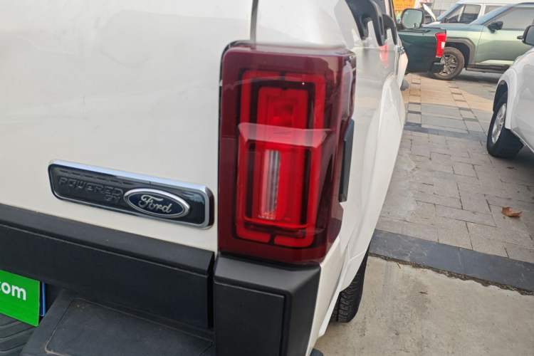 Used JMC Yuhu 9 2022 2.0T Automatic Diesel 4x4 Comfort Edition
