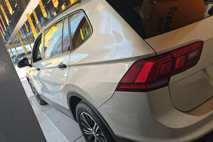 Used Volkswagen Tiguan L 2020 330TSI Automatic Two-Wheel Drive Luxury Edition China VI Standard