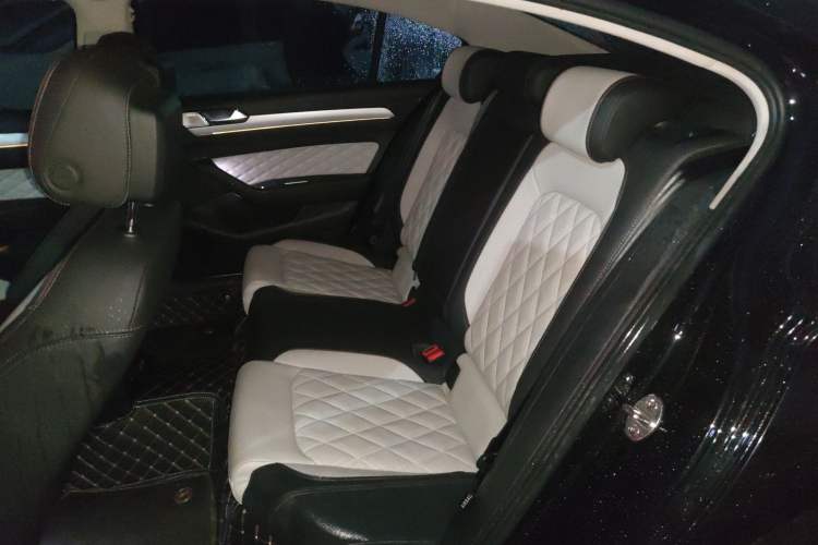 Used Volkswagen Magotan 2023 2 Million Units Commemorative Edition 330TSI DSG Luxury Version
